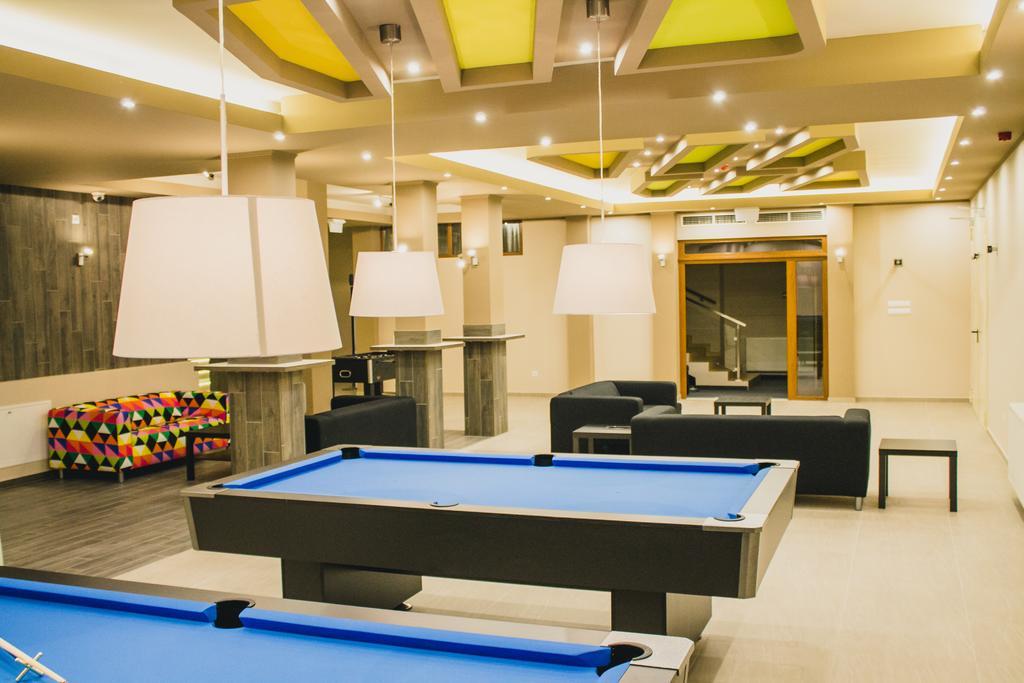 Parton Hotel & Bowling Tiszakécske エクステリア 写真